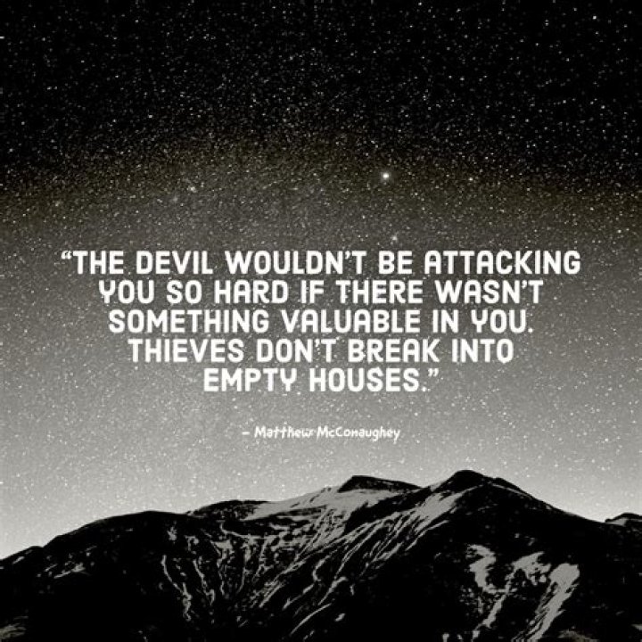 Your Eyes Don’t Deceive You, That Is Christen “Scallop Fingers” Whitney on ‘The Proposal’