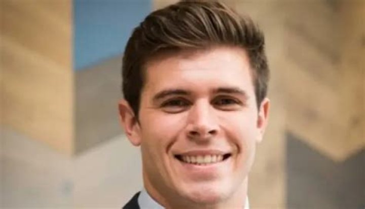 Zach Shallcross (The Bachelorette) Wiki, Age, Bio, Girlfriend, Family, Parents, Height, Football, Job, Instagram