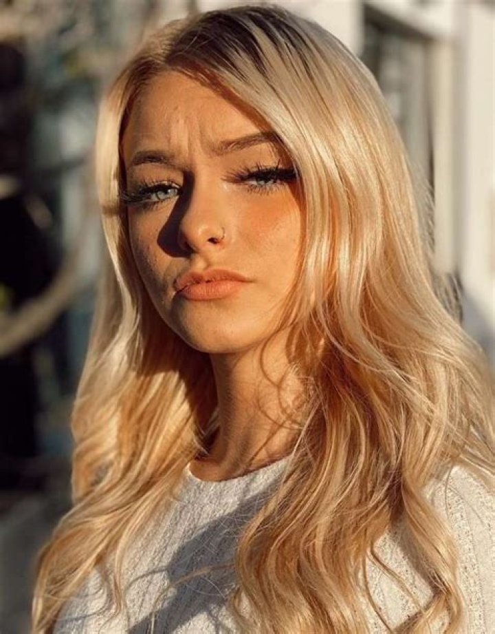 Zoe LaVerne (TikTok Star) - Age, Birthday, Bio, Facts, Family, Net Worth, Height & More